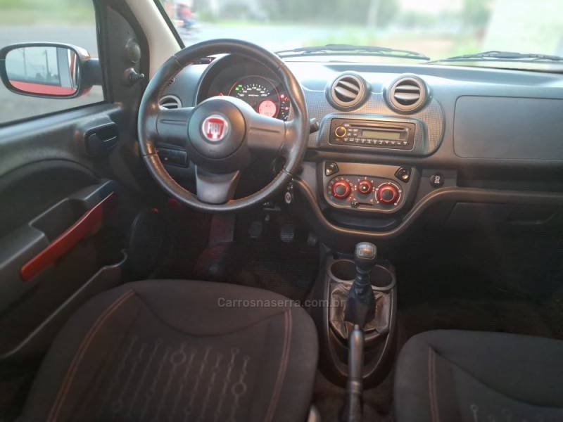 FIAT - UNO - 2011/2012 - Vermelha - R$ 47.900,00