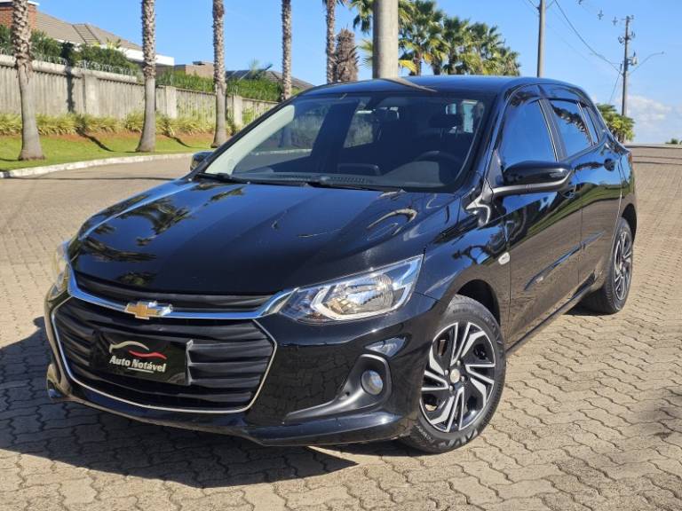CHEVROLET - ONIX - 2024/2024 - Preta - R$ 75.900,00