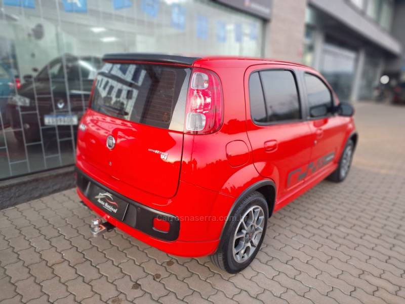 FIAT - UNO - 2011/2012 - Vermelha - R$ 47.900,00