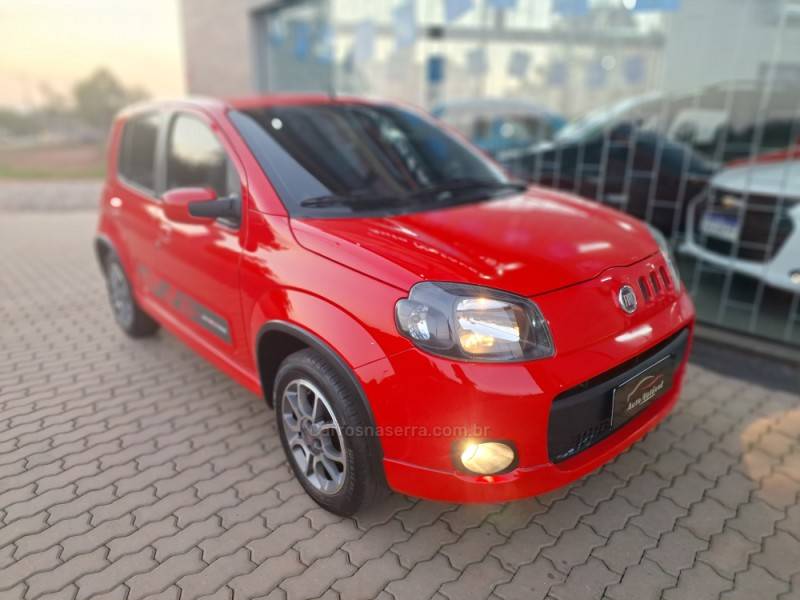 FIAT - UNO - 2011/2012 - Vermelha - R$ 47.900,00