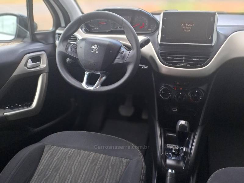 PEUGEOT - 2008 - 2021/2022 - Branca - R$ 77.900,00