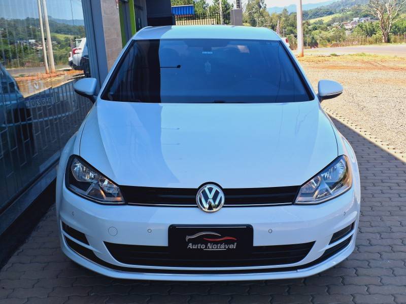 VOLKSWAGEN - GOLF - 2015/2015 - Branca - R$ 85.900,00