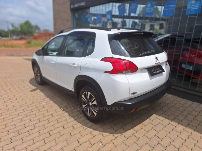 PEUGEOT - 2008 - 2021/2022 - Branca - R$ 77.900,00