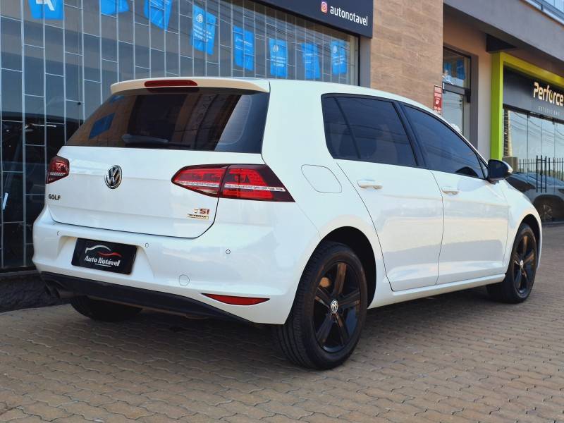 VOLKSWAGEN - GOLF - 2015/2015 - Branca - R$ 85.900,00